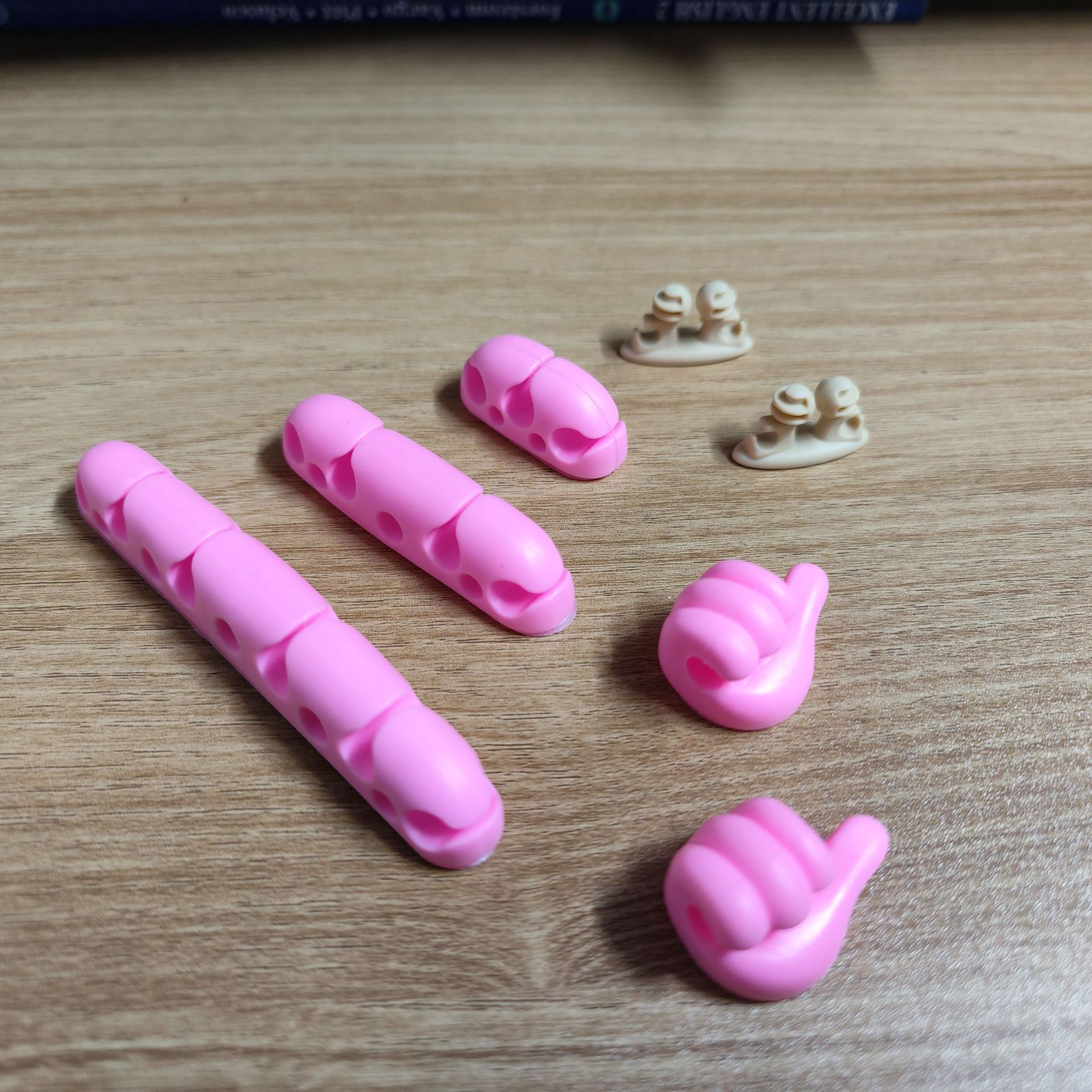 Lot de 7 Clips pour Câbles – Organisation Facile et Pratique