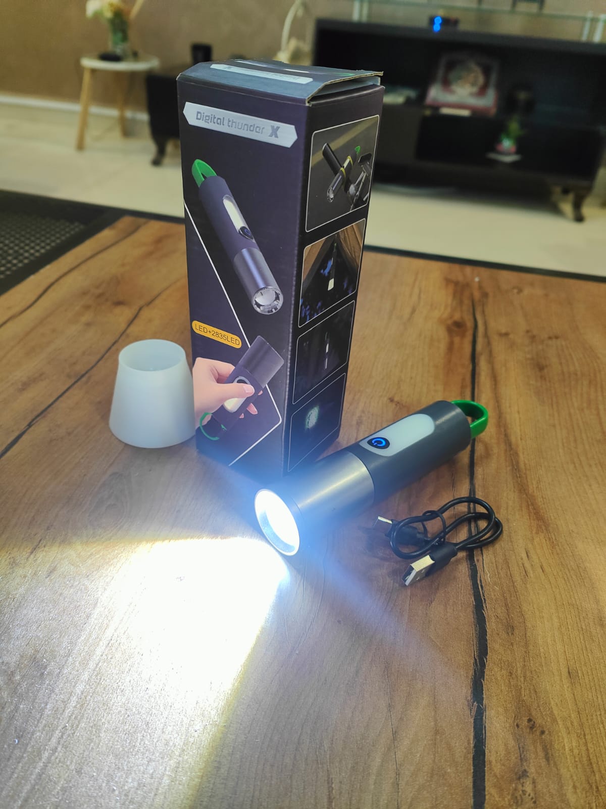 Digital Thunder LED+2835 – Lampe Torche LED Rechargeable USB